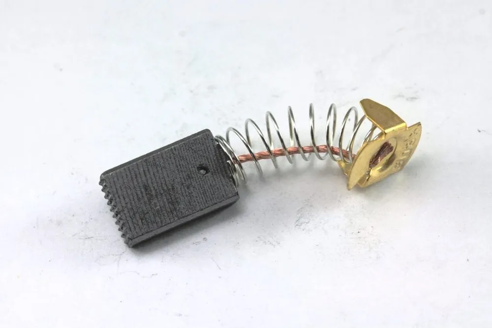 6830320235 Эл. щетка 5,0х11,0х17,0 пружина, пятак-уши для Makita СВ 302 (2 шт.), код 00003196 — изображение 1